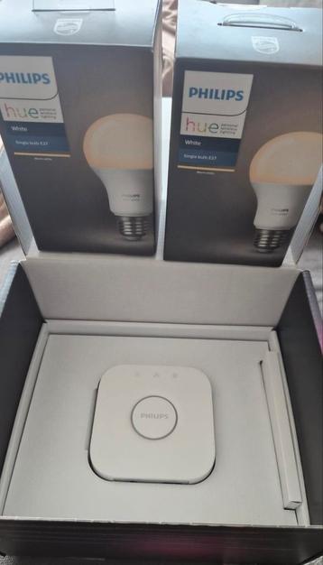 Nieuw Philips hue bridge met twee bulb e27 lampen beschikbaar voor biedingen