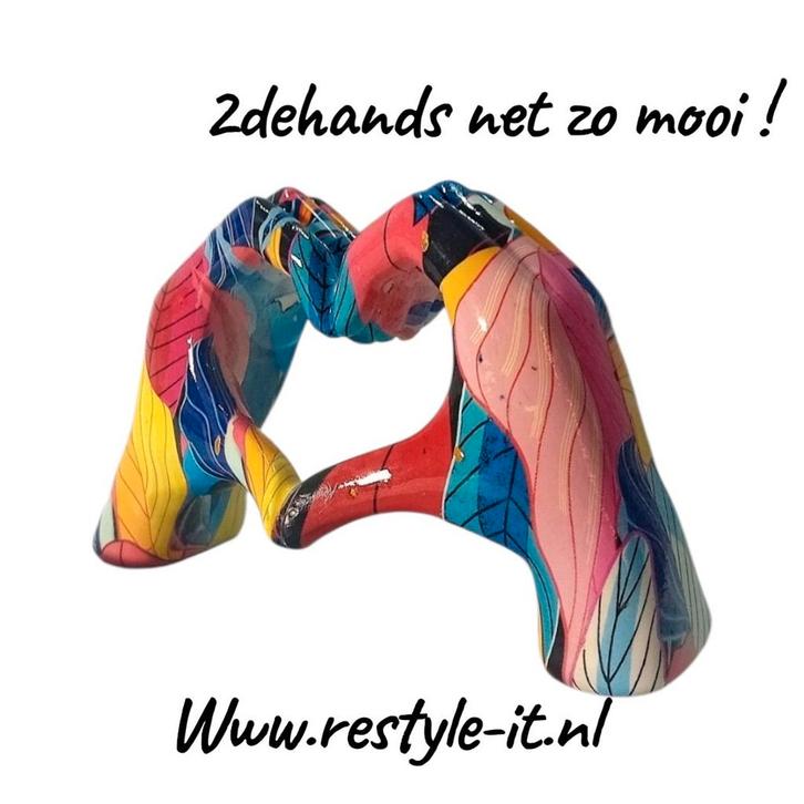Tweedehands kleding en spullen - Restyle It, Huis en Inrichting, Woonaccessoires | Overige, Gebruikt, Ophalen of Verzenden