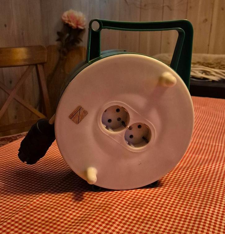 Krynen Kabelbox - 15 Meter, Doe-het-zelf en Verbouw, Elektra en Kabels, Gebruikt, Kabel of Snoer, Ophalen of Verzenden