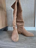 Nieuwe Suède Laarzen Maat 43 (draagmaat 42), Kleding | Dames, Schoenen, Hoge laarzen, Beige, Nieuw, Ophalen of Verzenden