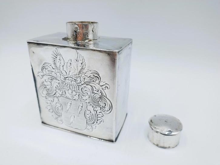 Museale zilveren theebus, A. de Rooy, Amsterdam, 1747, Antiek en Kunst, Antiek | Goud en Zilver, Zilver, Verzenden