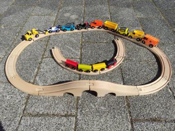 IKEA Train tracks + extra cars beschikbaar voor biedingen