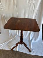 Antieke Bijzettafel met Gedraaide Poot, Ophalen