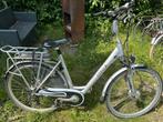 Elektrische stelle fiets beetje defect (lees omschrijving), Fietsen en Brommers, Elektrische fietsen, Ophalen, Zo goed als nieuw