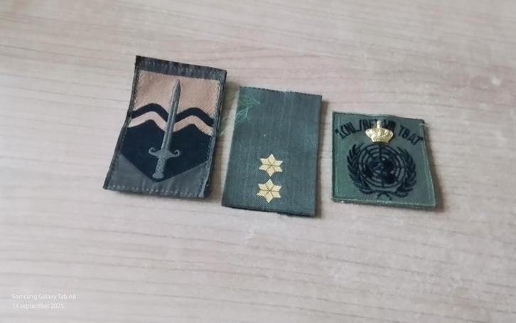 Diverse militaire emblemen, Verzamelen, Militaria | Algemeen, Overige soorten, Embleem of Badge, Overige gebieden, Ophalen of Verzenden