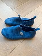 Blauwe waterschoenen maat 36/37, Ophalen of Verzenden, Zo goed als nieuw, Blauw, Slippers