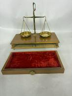 Messing goudweegschaal in houten kistje met gewichtjes, Antiek en Kunst, Ophalen of Verzenden, Koper