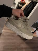 Nike air force maat 36,5, Kleding | Dames, Schoenen, Nike, Beige, Ophalen of Verzenden, Zo goed als nieuw