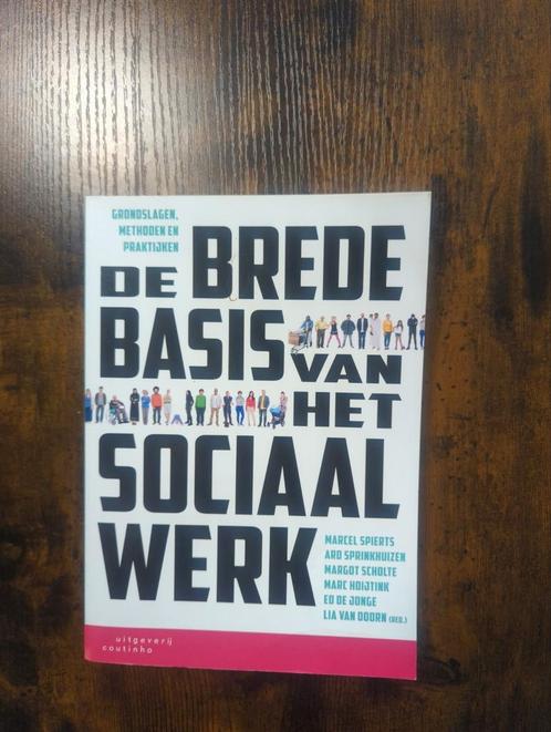 Margot Scholte - De brede basis van het sociaal werk, Boeken, Wetenschap, Zo goed als nieuw, Ophalen of Verzenden