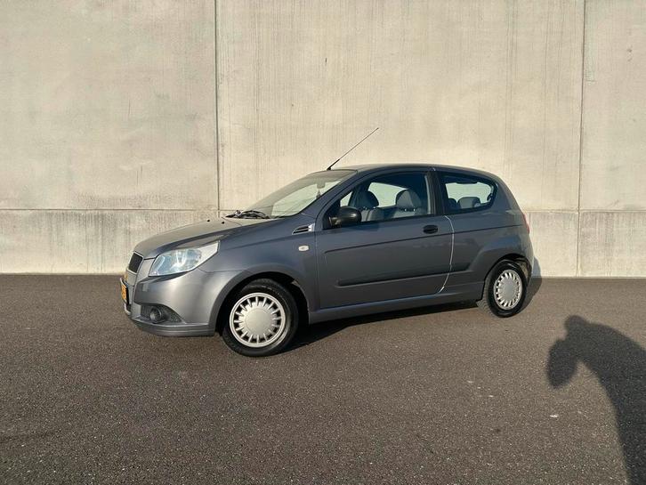 Chevrolet Aveo, Auto's, Chevrolet, Particulier, Aveo, Benzine, Euro 4, Hatchback, Handgeschakeld, Geïmporteerd, Zilver of Grijs