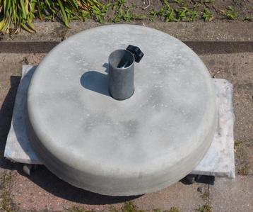 Parasol voet, ook voor grote parasols? 35 of 50. BETON beschikbaar voor biedingen