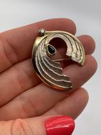 T898 Prachtige zilveren bicolor broche met saffier, Sieraden, Tassen en Uiterlijk, Broches, 4 tot 7 cm, Ophalen of Verzenden, X