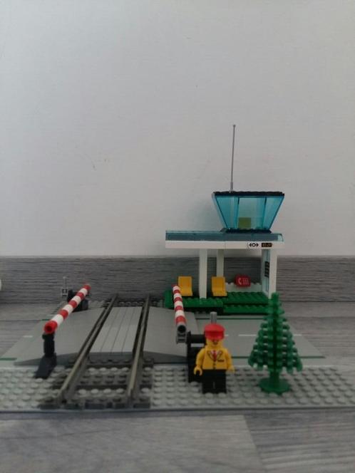 Lego Train 9V 4532 Manual Level Crossing, Kinderen en Baby's, Speelgoed | Duplo en Lego, Zo goed als nieuw, Lego, Complete set