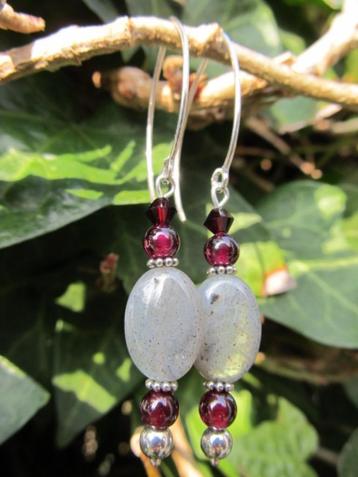 Oorbellen Grey Granata labradoriet-granaat-swarovski zilver beschikbaar voor biedingen