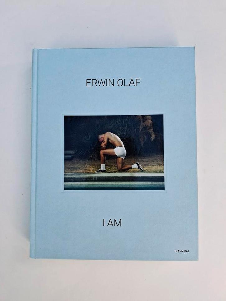 Erwin Olaf: I Am - Gesigneerd Exemplaar, Boeken, Kunst en Cultuur | Fotografie en Design, Zo goed als nieuw, Fotografen, Ophalen of Verzenden