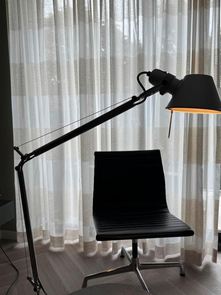 Artemide Tolomeo Tavolo - Iconische Tafellamp, Huis en Inrichting, Lampen | Vloerlampen, Zo goed als nieuw, Minder dan 100 cm