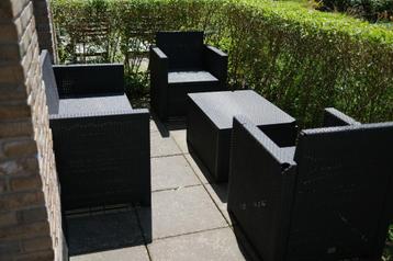 Complete tuinset | Tuinbank, 2 stoelen + tafel met kussens beschikbaar voor biedingen