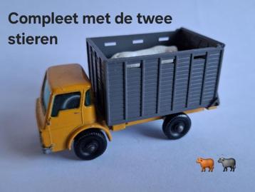 Dodge Cattle Truck veetransport met de twee stieren Matchbox beschikbaar voor biedingen