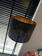 Stijlvolle Staande Lamp – Zwarte Kap met Gouden Binnenkant, Huis en Inrichting, Lampen | Vloerlampen, Ophalen, Zo goed als nieuw
