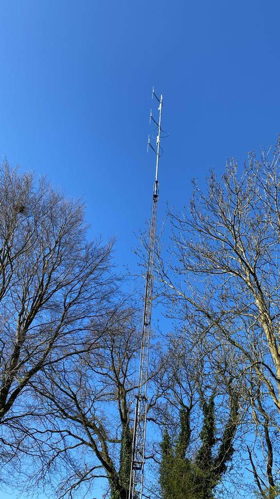Versatower Mast met Antenne en Toebehoren, Telecommunicatie, Antennes en Masten, Gebruikt, Mast, Ophalen