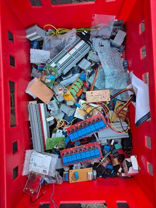 Partij rijgklemmen, relaisboards etc. etc., Hobby en Vrije tijd, Elektronica-componenten, Ophalen of Verzenden
