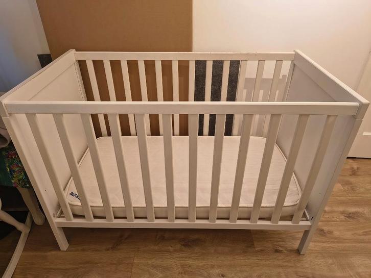 Ledikant - babybedje Ikea Sundvig, Kinderen en Baby's, Babywiegjes en Ledikanten, Gebruikt, Ledikant, Ophalen