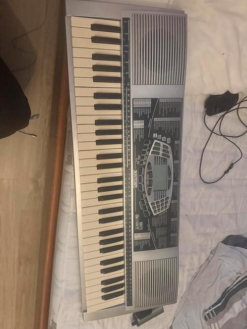 Bontempi Keyboard in goede staat + adapter, Muziek en Instrumenten, Keyboards, Zo goed als nieuw, 61 toetsen, Overige merken, Ophalen
