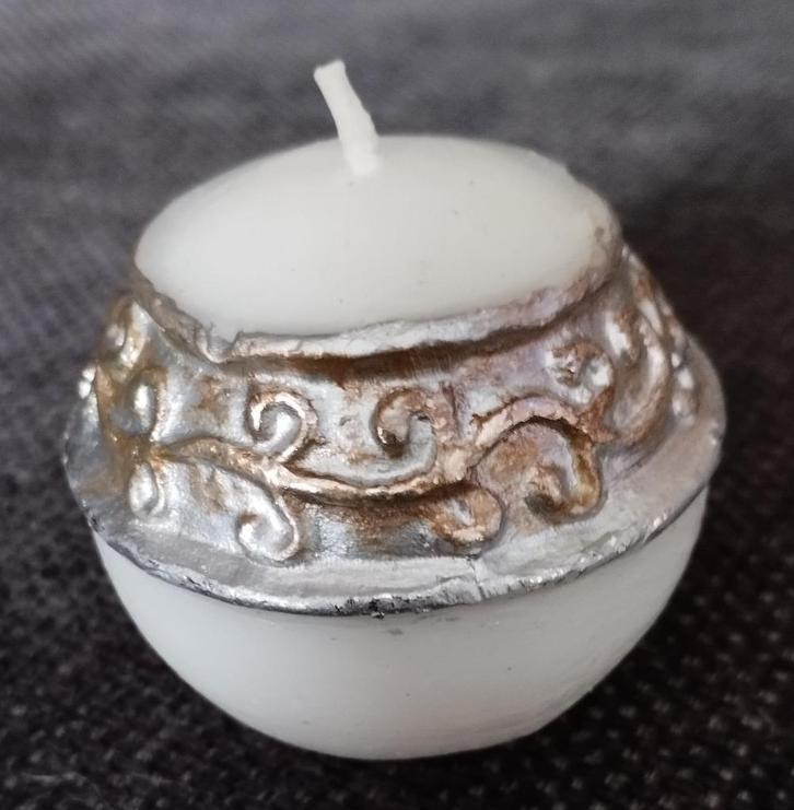 12 decoratieve kaarsjes, Huis en Inrichting, Woonaccessoires | Kandelaars en Kaarsen, Minder dan 25 cm, Overige materialen, Wit