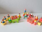 Vintage Fisher Price set 2 - oa Crêche, poppetjes, schooltje, Ophalen of Verzenden, Zo goed als nieuw, Speelset