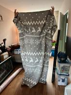 Heerlijke fleecedeken met mouwen, grijs met winter print, Huis en Inrichting, Ophalen of Verzenden, Grijs