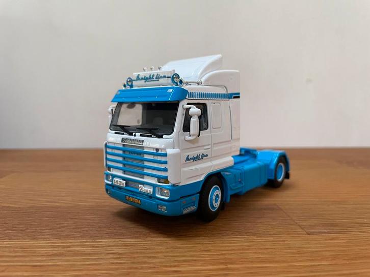 WSI Scania 143H420 Topline 4x2 trekker Freightline 1:50, Hobby en Vrije tijd, Modelauto's | 1:50, Nieuw, Bus of Vrachtwagen, Wsi