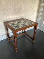 Bijzettafel (antiek), Huis en Inrichting, Tafels | Bijzettafels, Minder dan 55 cm, Antiek (hout+ keramiek tegeltjes), Rond, Zo goed als nieuw