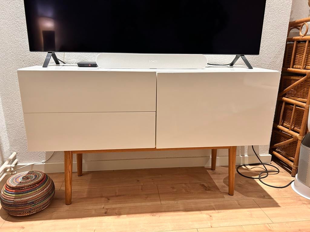 Zuiver High on Wood Kastje - Hoogglans Wit, Ophalen, 100 tot 150 cm, Scandinavisch, Zo goed als nieuw