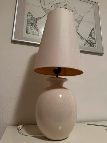 Schemerlamp met stoffen kap beschikbaar voor biedingen