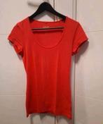 Heel mooi rood shirt.. Only .. Maat s, Kleding | Dames, Ophalen of Verzenden, Zo goed als nieuw, Maat 36 (S), Only