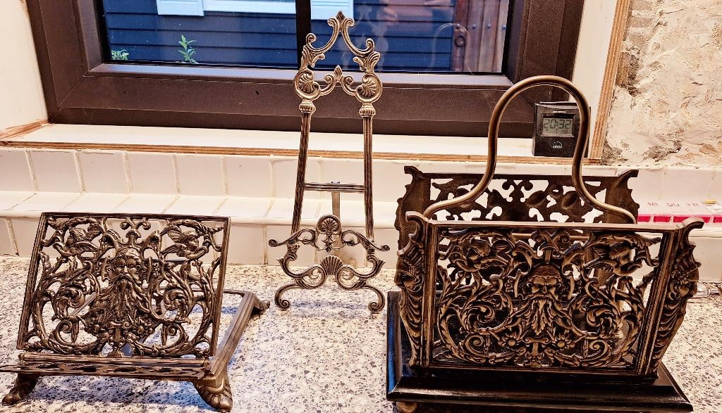 Lectuurbak/krantenbak, boekstandaarden. Los te koop., Ophalen of Verzenden, Zo goed als nieuw