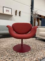 Nieuw Artifort Tulip Fauteuil Midi rood stof design stoel, Huis en Inrichting, Fauteuils, Nieuw, 75 tot 100 cm, Ophalen of Verzenden