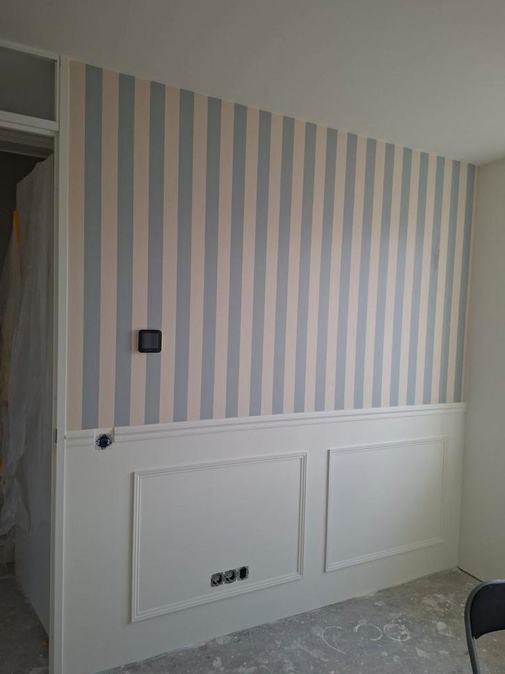 Renovliesbehang  + sausen € 14 per een m²  . gratis offerte, Diensten en Vakmensen, Schilders en Behangers, Behangen, Binnenschilderwerk