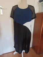 NIEUW! Trendy zwarte grafische retro jurk met kant maat XL, Verzenden, Nieuw, Maat 46/48 (XL) of groter, Zwart