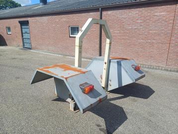 Spatborden International 1246 1046 946 beschikbaar voor biedingen