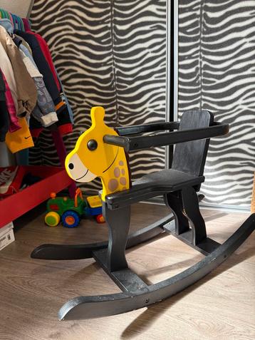 Houten Hobbelgiraffe beschikbaar voor biedingen