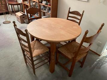 Eikenhouten uitschuifbare ronde eettafel (met 4 stoelen beschikbaar voor biedingen