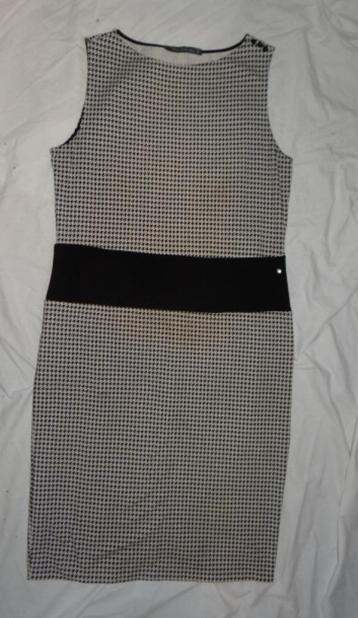 Leuke zwart/witte ROZES OF AVALON jurk beschikbaar voor biedingen