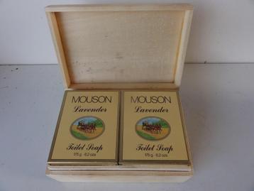 geschenkverpakking  kistje  Mouson lavendelzeep 2 x 175 gram beschikbaar voor biedingen