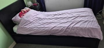 Bedframe Ikea 90x200cm incl lades zwartbruin - afbeelding 1
