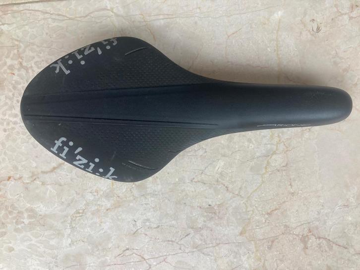 Zadel, Fyzik Arione type R3 large, Fietsen en Brommers, Fietsonderdelen, Nieuw, Racefiets, Zadel, Ophalen