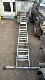 Ladder twee delen .  uitschuifbaar, Doe-het-zelf en Verbouw, Ladders en Trappen, Ophalen, Zo goed als nieuw, Opvouwbaar of Inschuifbaar