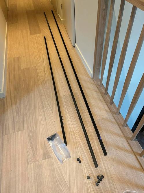 Design vierkante zwarte gordijnrail 3 stuks, Huis en Inrichting, Stoffering | Gordijnen en Lamellen, Zo goed als nieuw, 200 cm of meer