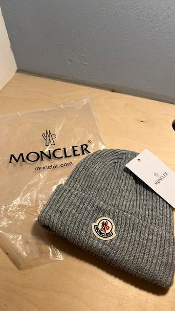 Nieuwe Moncler Muts Lichtgrijs beschikbaar voor biedingen