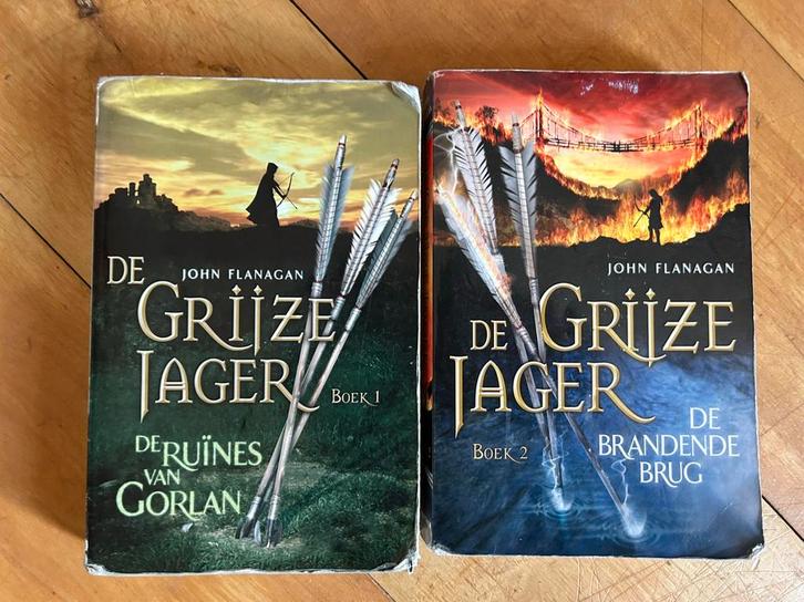 John Flanagan - De ruïnes van Gorlan en de Brandende brug, Boeken, Kinderboeken | Jeugd | 10 tot 12 jaar, Gelezen, Fictie, Ophalen of Verzenden